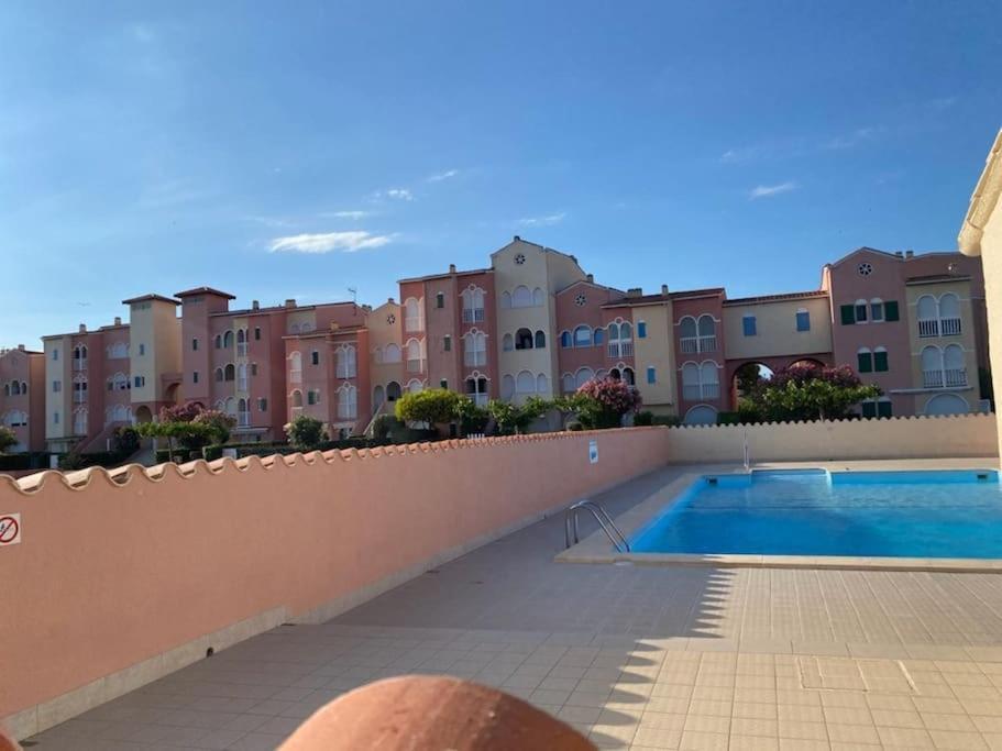 Superbe Studio Renove Avec Piscine Et Vue Marina Le Barcarès Zewnętrze zdjęcie