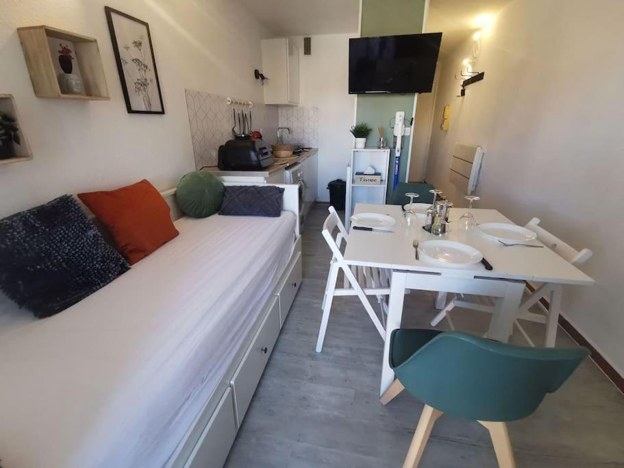 Superbe Studio Renove Avec Piscine Et Vue Marina Le Barcarès Zewnętrze zdjęcie